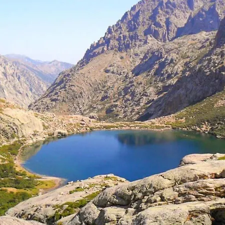 Magnifique T2 45m2 Neuf 5 Personnes Place St Marcel Hyper Centre Wifi Lave Linge Tv * Corte (Corsica)