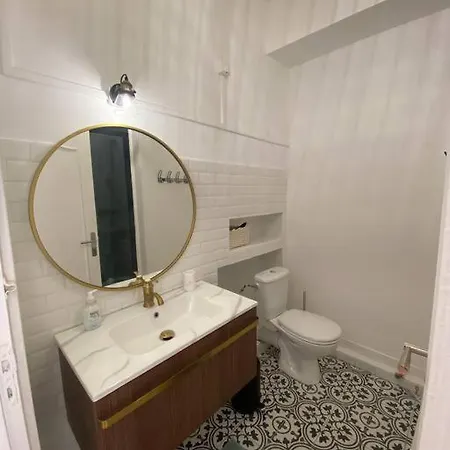 Magnifique T2 45m2 Neuf 5 Personnes Place St Marcel Hyper Centre Wifi Lave Linge Tv