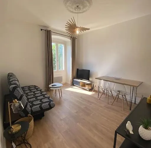 Magnifique T2 45m2 Neuf 5 Personnes Place St Marcel Hyper Centre Wifi Lave Linge Tv